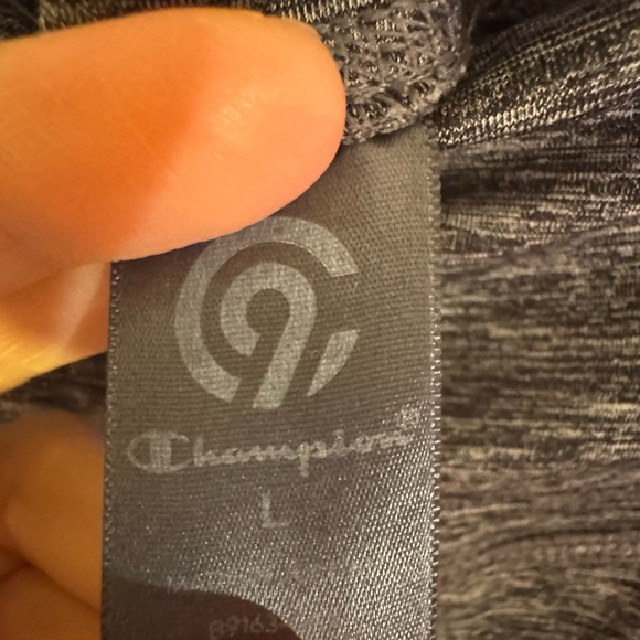 Champion Women’s Grey Leggings With Large Pockets - Picture 3 of 3